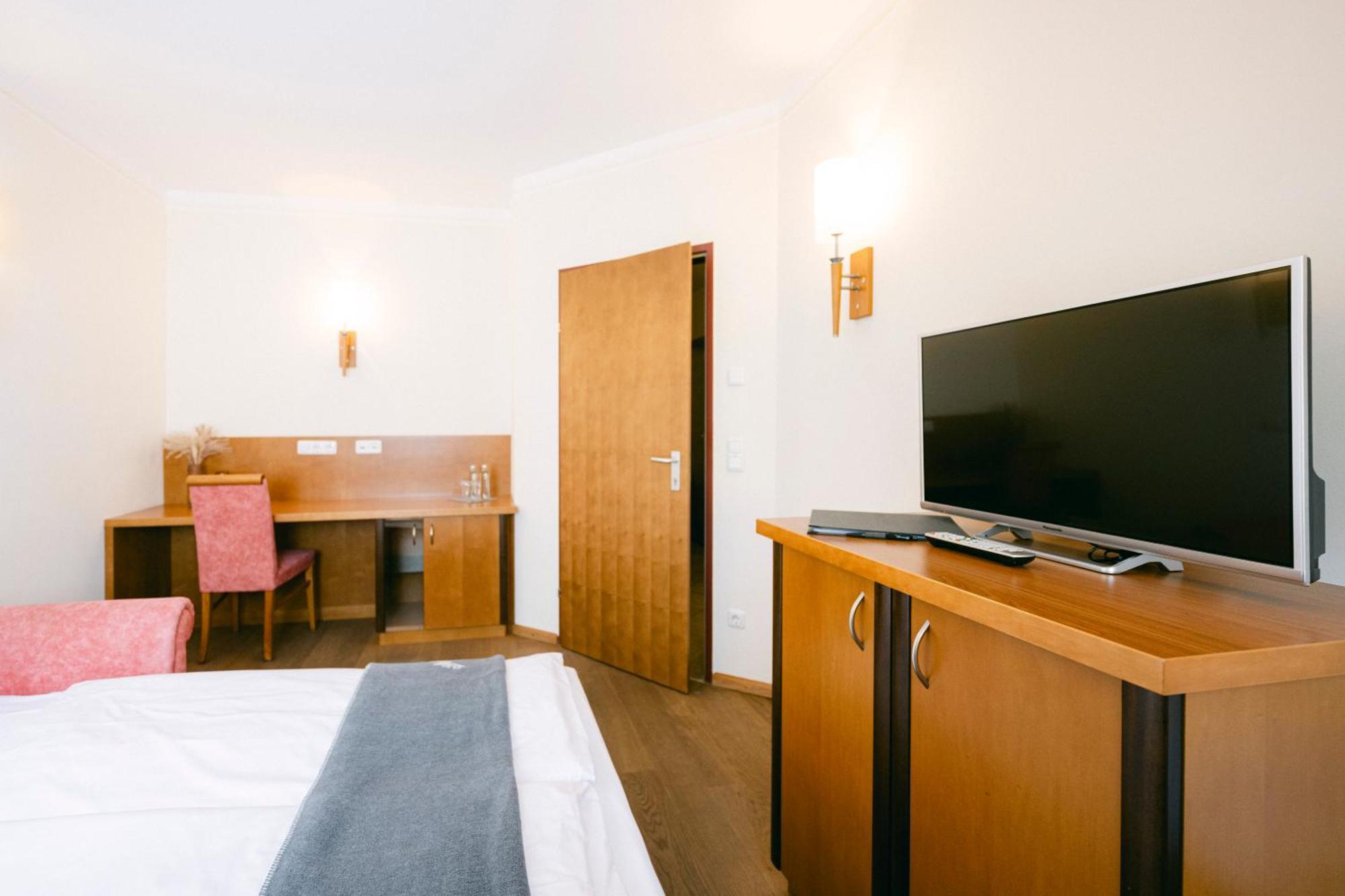 Gasthof Hotel Jaegerwirt Strasswalchen Zewnętrze zdjęcie